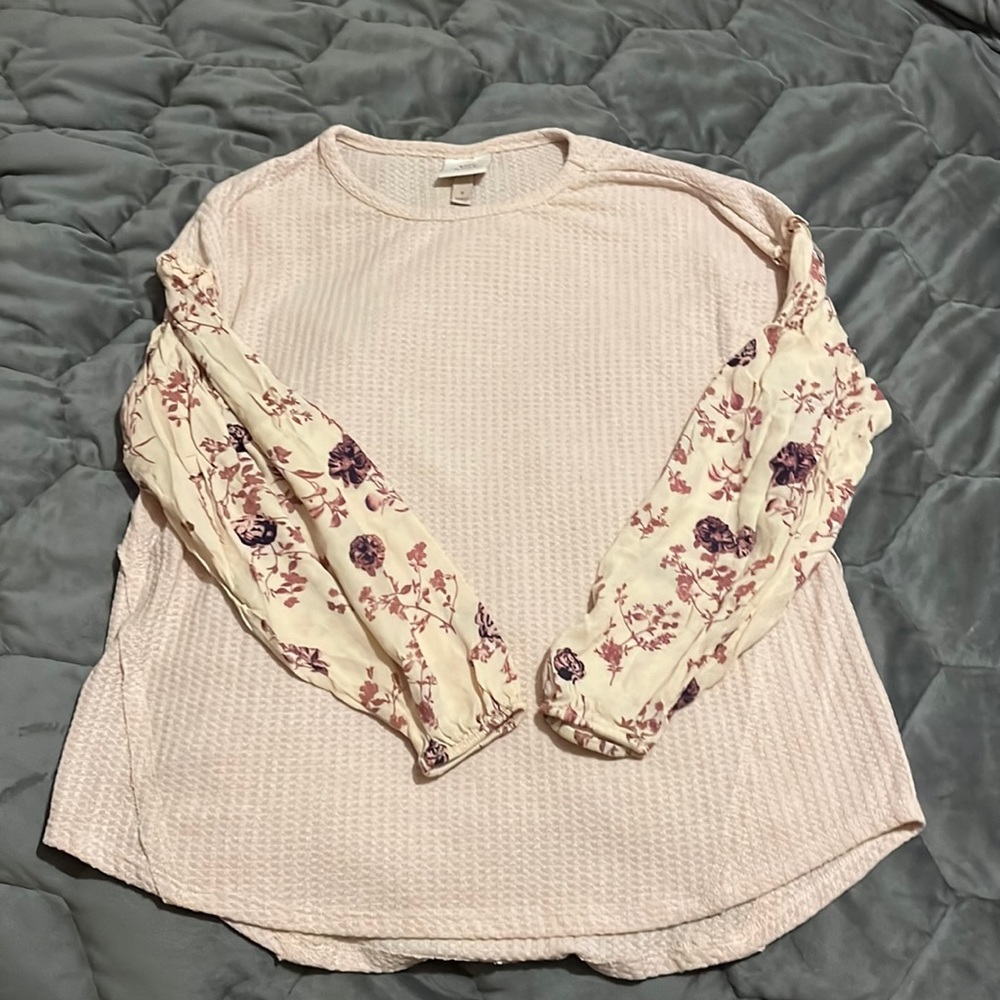 Sz small Knox rose waffle with floral sleeves